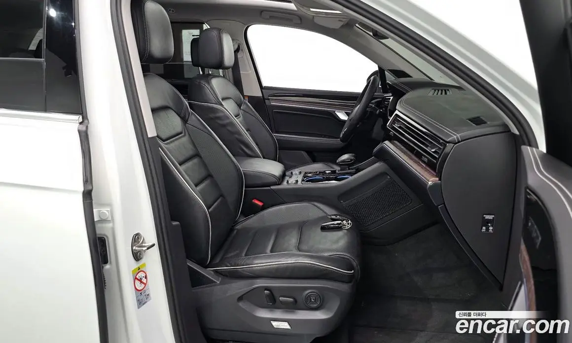 Volkswagen Touareg 2024 3.0 АКПП, фото 16