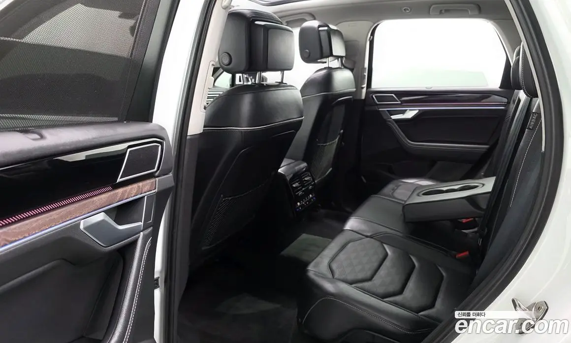 Volkswagen Touareg 2024 3.0 АКПП, фото 17