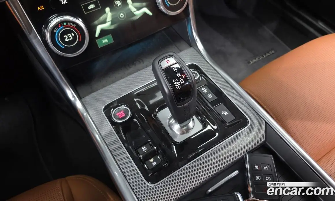 Jaguar XE 2020 2.0 АКПП, фото 11