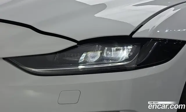 Jaguar XE 2020 2.0 АКПП, миниатюра 7