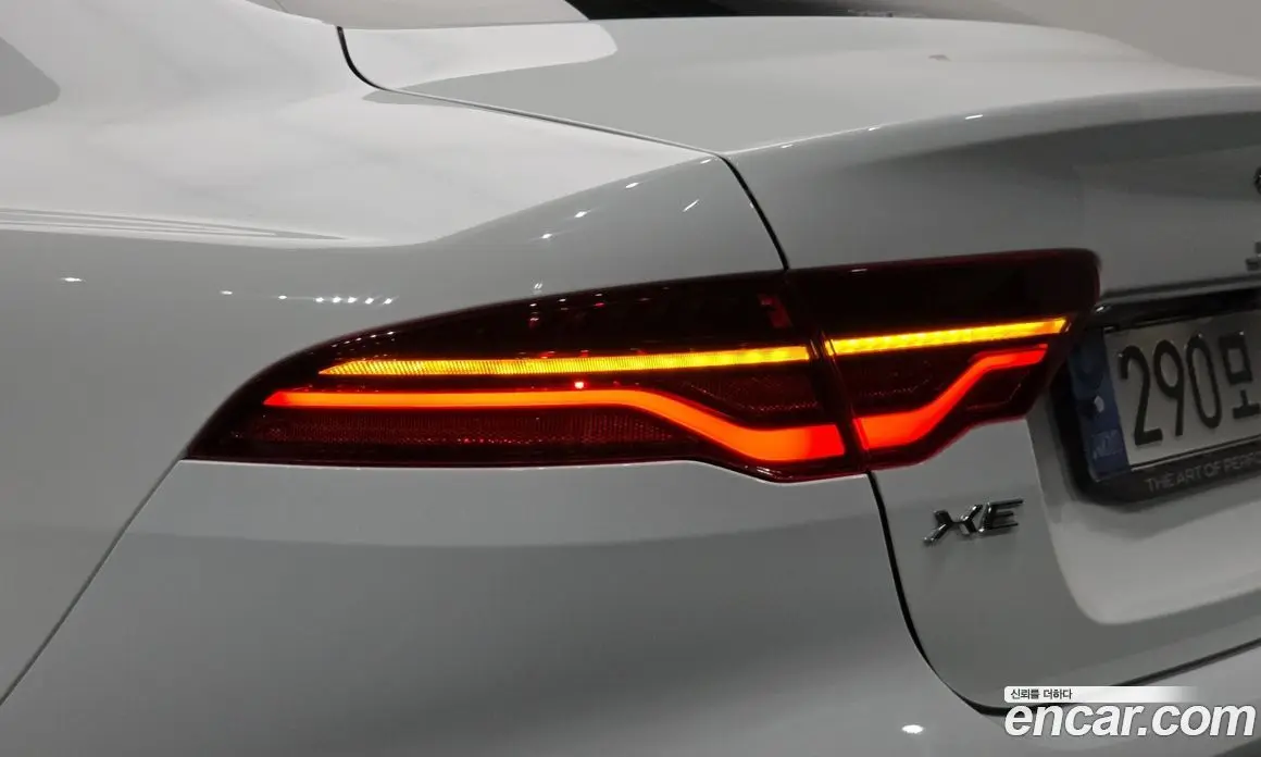 Jaguar XE 2020 2.0 АКПП, фото 8