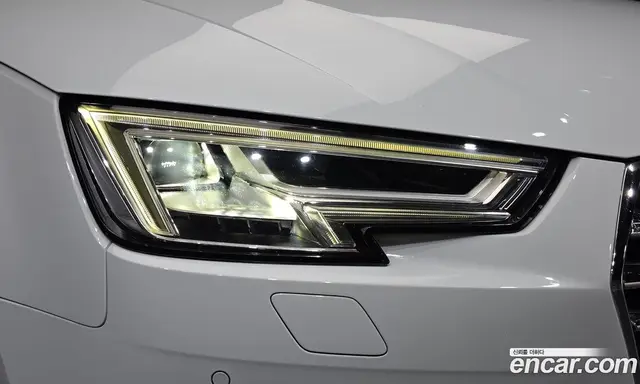 Audi A4 2018 2.0 АКПП, миниатюра 8