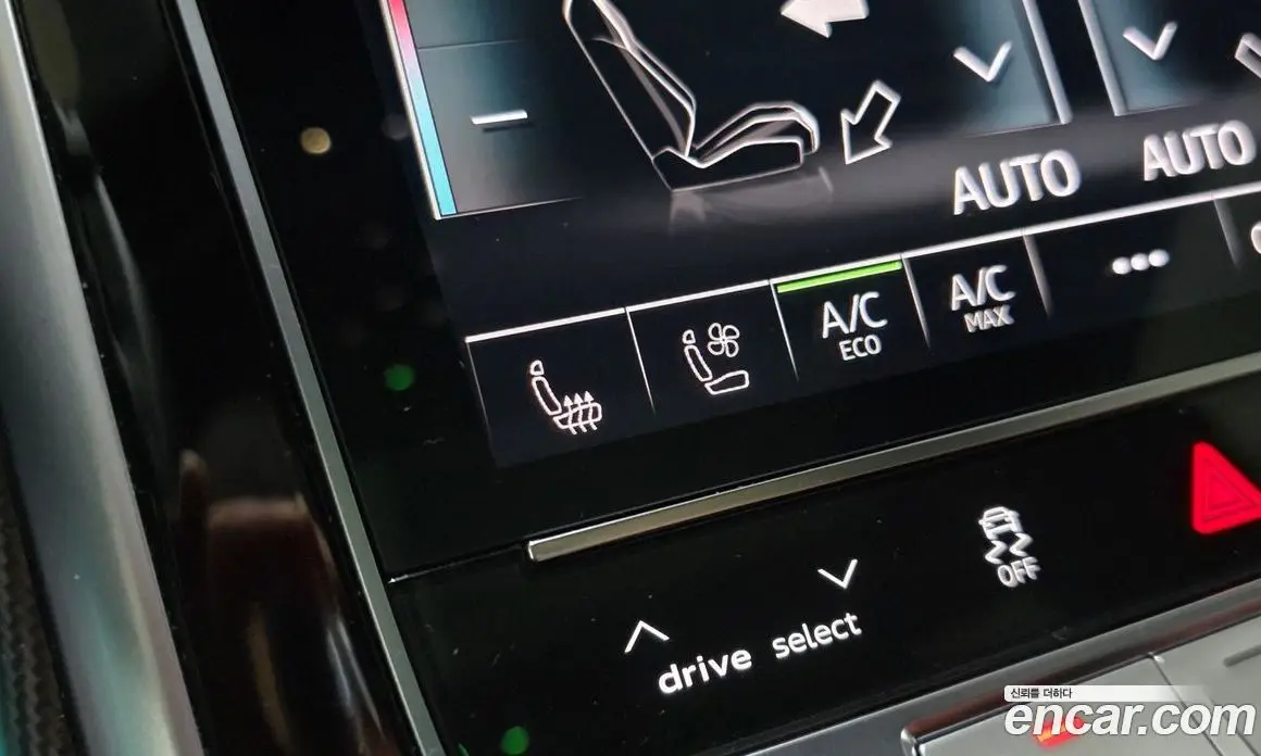 Audi SQ7 2026 4.0 АКПП, фото 15