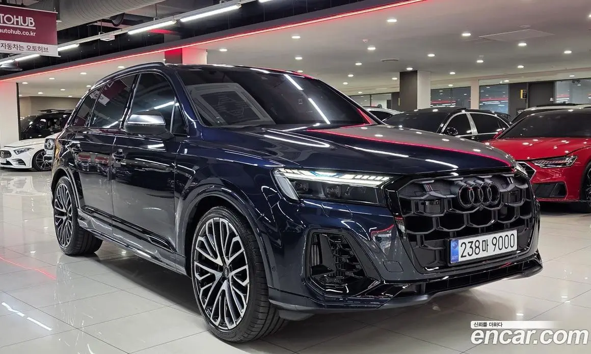 Audi SQ7 2026 4.0 АКПП, фото 4
