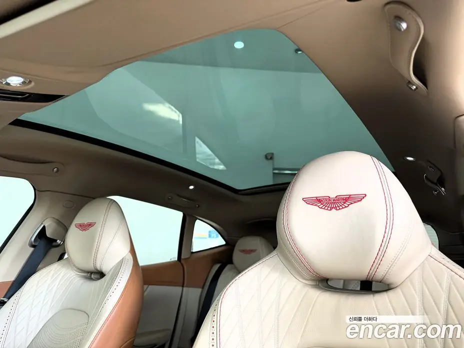 Aston Martin DBX 2022 4.0 АКПП, фото 16