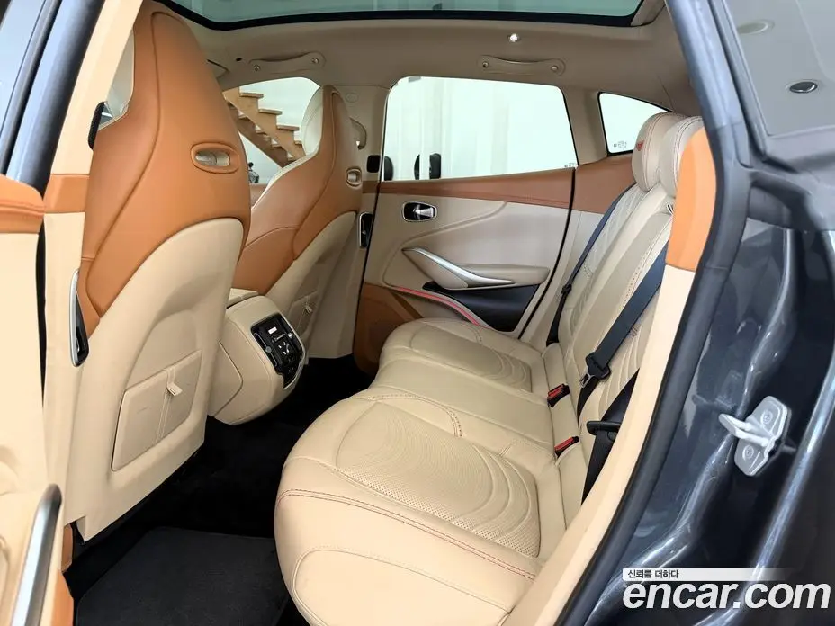 Aston Martin DBX 2022 4.0 АКПП, фото 17