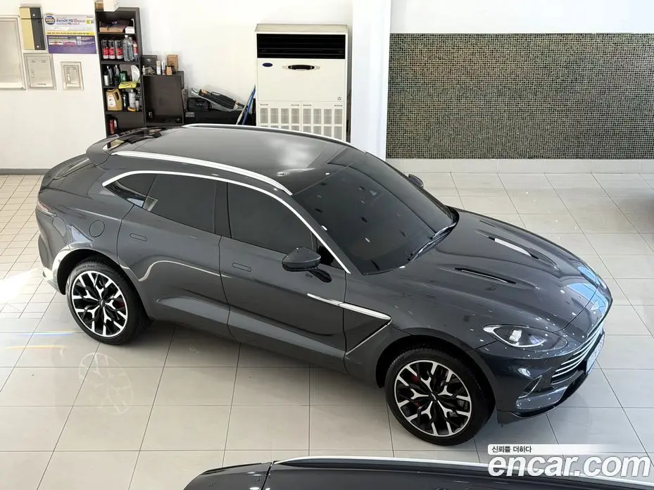 Aston Martin DBX 2022 4.0 АКПП, фото 20