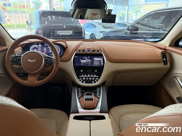 Aston Martin DBX 2022 4.0 АКПП, миниатюра 7