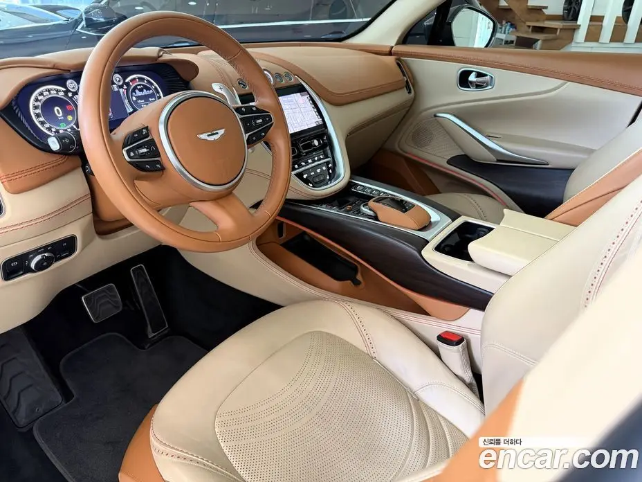 Aston Martin DBX 2022 4.0 АКПП, фото 10