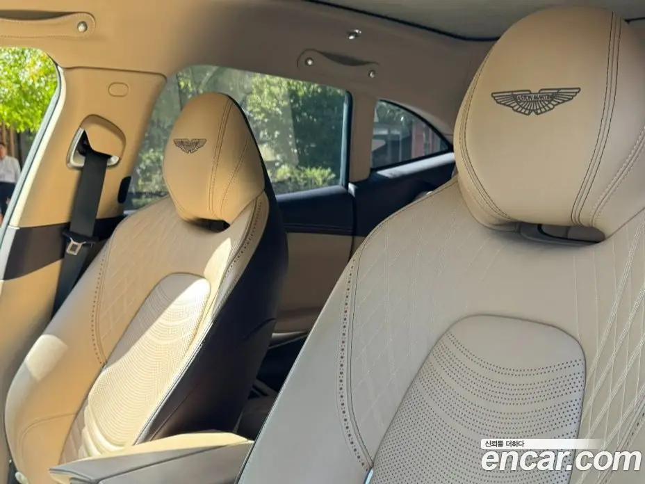 Aston Martin DBX 2022 4.0 АКПП, фото 7