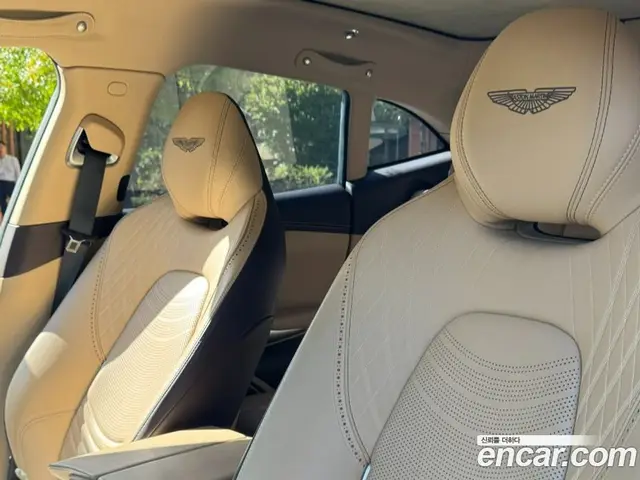 Aston Martin DBX 2022 4.0 АКПП, миниатюра 7