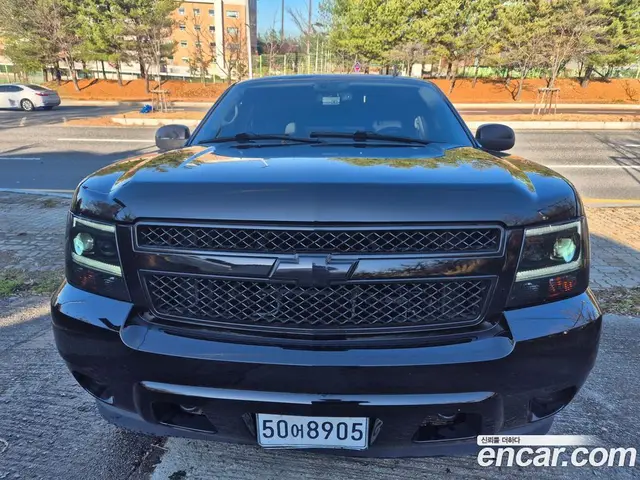 Chevrolet Suburban, 2008, 210 000 км