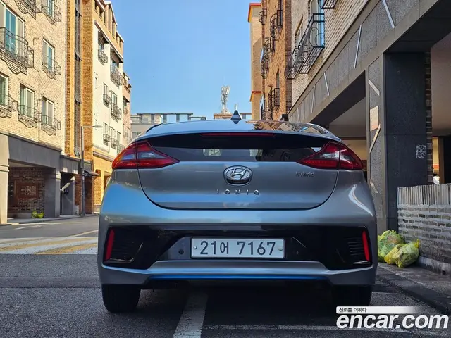 Hyundai Ioniq 2017 1.6 АКПП, миниатюра 3