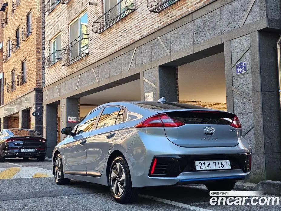 Hyundai Ioniq 2017 1.6 АКПП, фото 4
