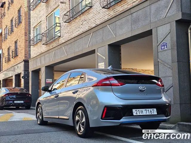 Hyundai Ioniq 2017 1.6 АКПП, миниатюра 4
