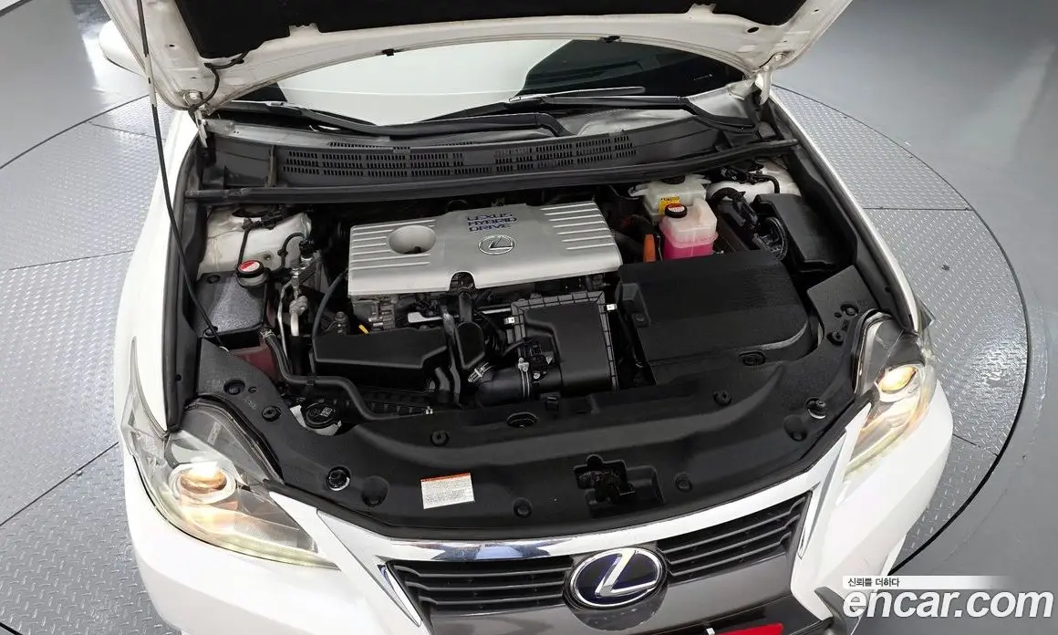 Lexus CT200h 2015 1.8 АКПП, фото 6 Lexus CT200h 2015 1.8 АКПП, фото 6