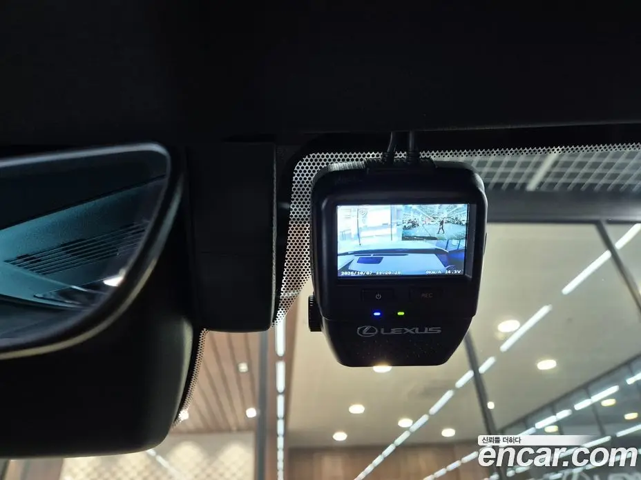 Lexus UX 2025 2.0 вариатор, фото 13