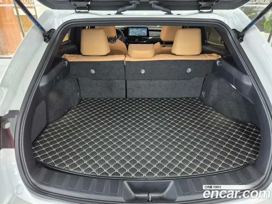 Lexus UX 2025 2.0 вариатор, фото 20