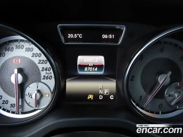 Mercedes-Benz GLA-Class 2016 2.1 АКПП, миниатюра 9