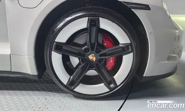 Porsche Taycan 2025 0.1 АКПП, миниатюра 7 Porsche Taycan 2025 0.1 АКПП, миниатюра 7