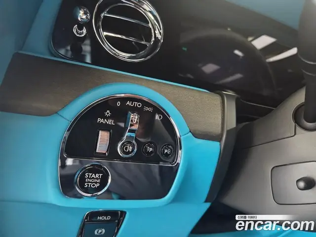 Rolls-Royce Spectre 2024 0.3 АКПП, миниатюра 7 Rolls-Royce Spectre 2024 0.3 АКПП, миниатюра 7
