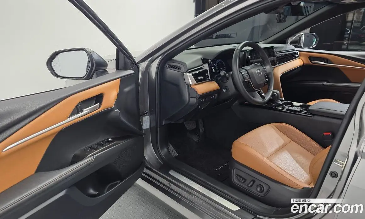 Toyota Camry 2025 2.5 АКПП, фото 13