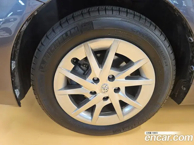 Toyota Prius 2017 1.8 АКПП, миниатюра 5