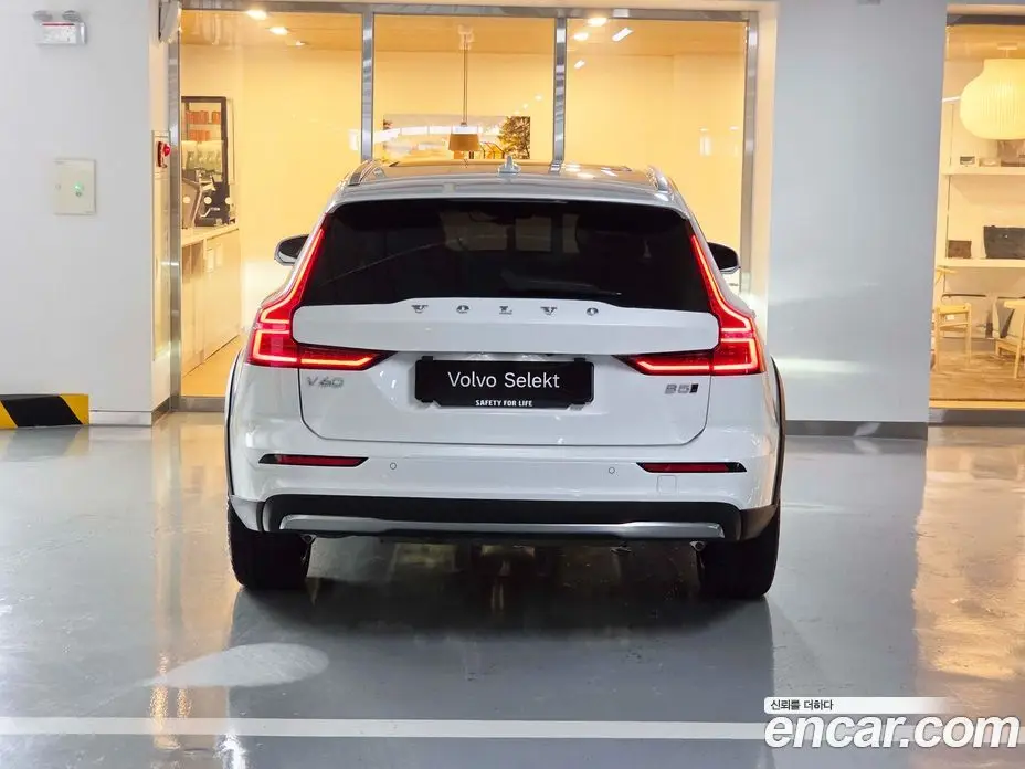 Volvo V60 2025 2.0 АКПП, фото 4