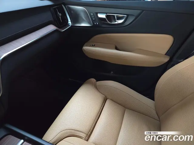 Volvo V60 2025 2.0 АКПП, миниатюра 10