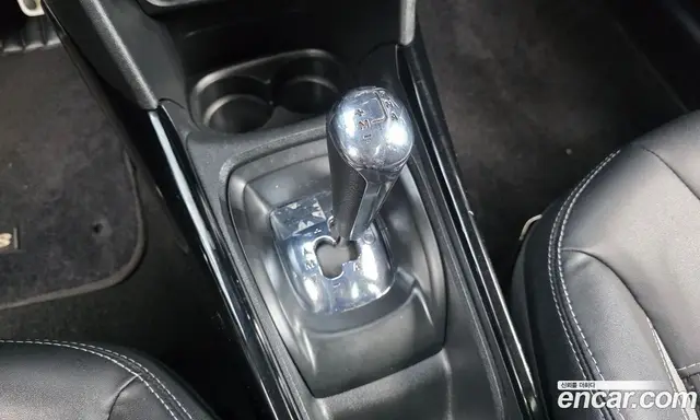 Peugeot 2008 2017 1.6 АКПП, миниатюра 9