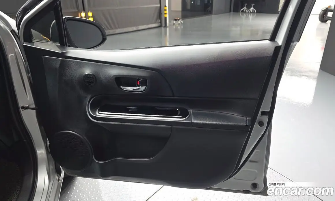 Toyota Prius 2018 1.5 АКПП, фото 13