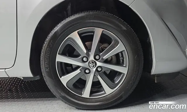 Toyota Prius 2018 1.5 АКПП, миниатюра 6