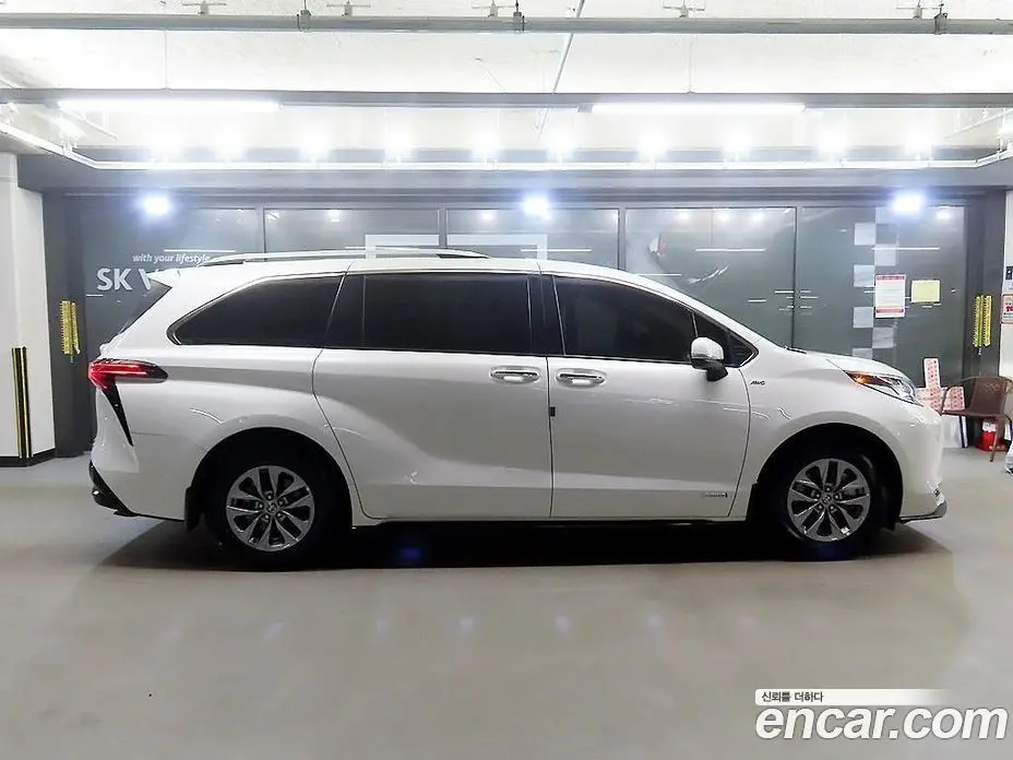Toyota Sienna 2021 2.5 вариатор, фото 14