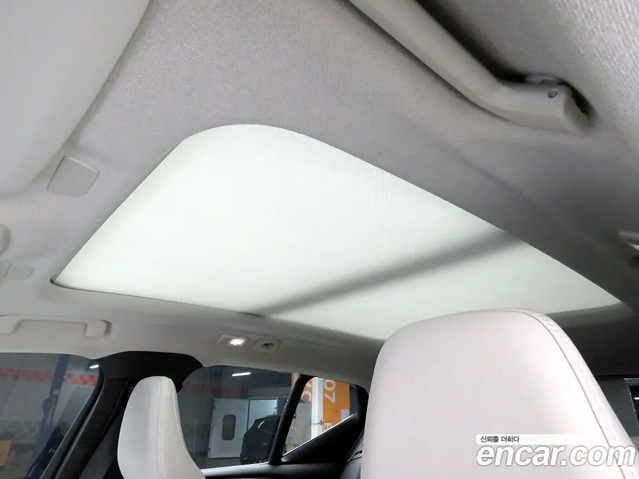 Volvo XC40 2025 2.0 АКПП, фото 17