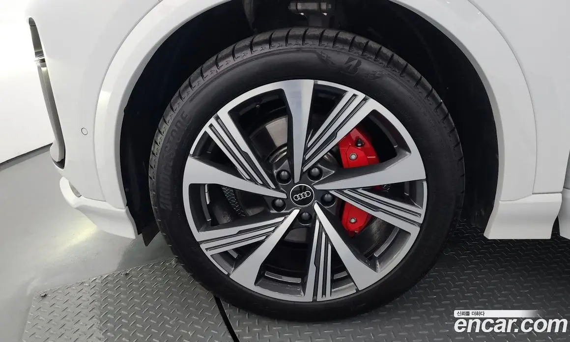 Audi SQ6 e-tron 2025 0.2 АКПП, фото 5