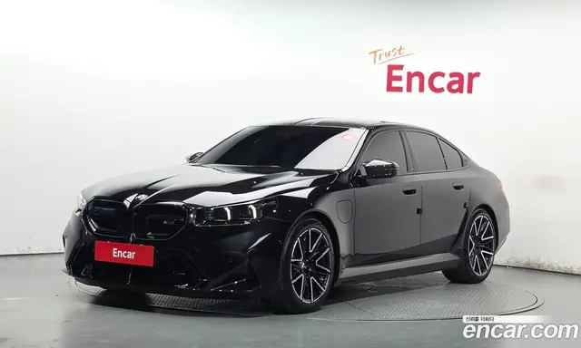 BMW M5, 2026, 4 041 км