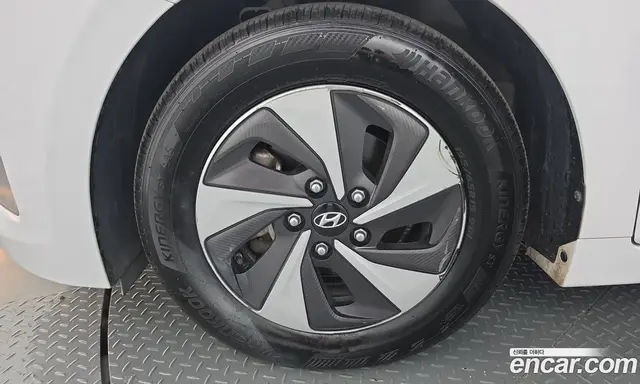Hyundai Ioniq 2016 1.6 АКПП, миниатюра 5 Hyundai Ioniq 2016 1.6 АКПП, миниатюра 5