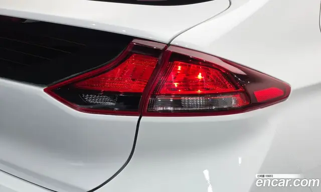 Hyundai Ioniq 2016 1.6 АКПП, миниатюра 9 Hyundai Ioniq 2016 1.6 АКПП, миниатюра 9