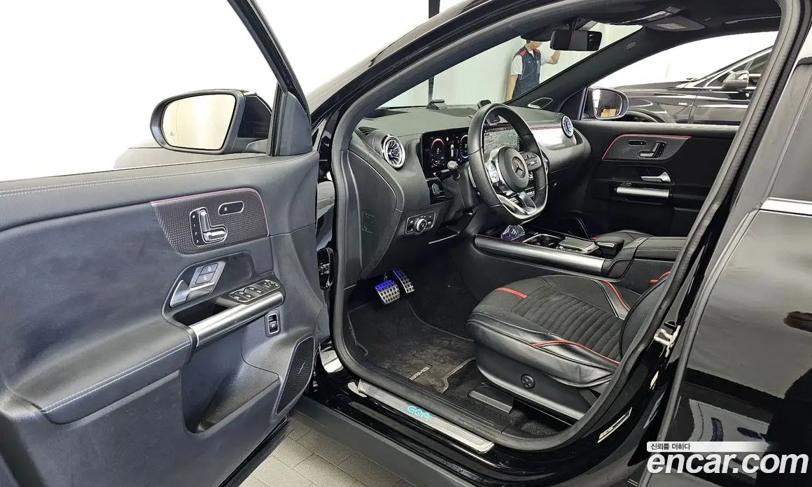 Mercedes-Benz EQA 2023 0.2 АКПП, фото 13