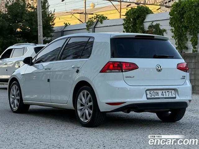 Volkswagen Golf 2015 1.6 АКПП, миниатюра 3