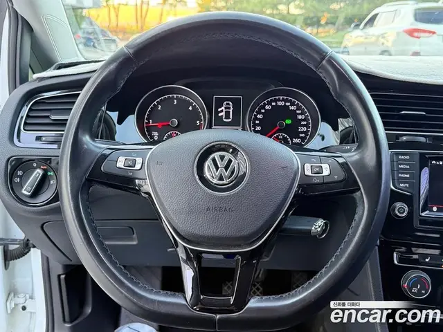 Volkswagen Golf 2015 1.6 АКПП, миниатюра 8