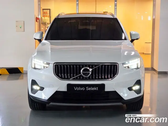 Volvo XC40 2025 2.0 АКПП, миниатюра 3 Volvo XC40 2025 2.0 АКПП, миниатюра 3