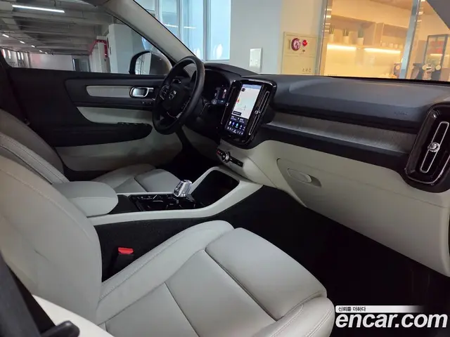 Volvo XC40 2025 2.0 АКПП, миниатюра 10 Volvo XC40 2025 2.0 АКПП, миниатюра 10