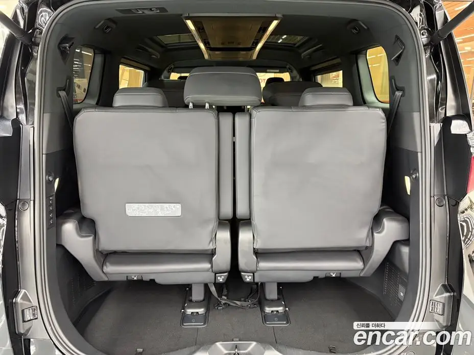 Toyota Alphard 2023 2.5 вариатор, фото 19