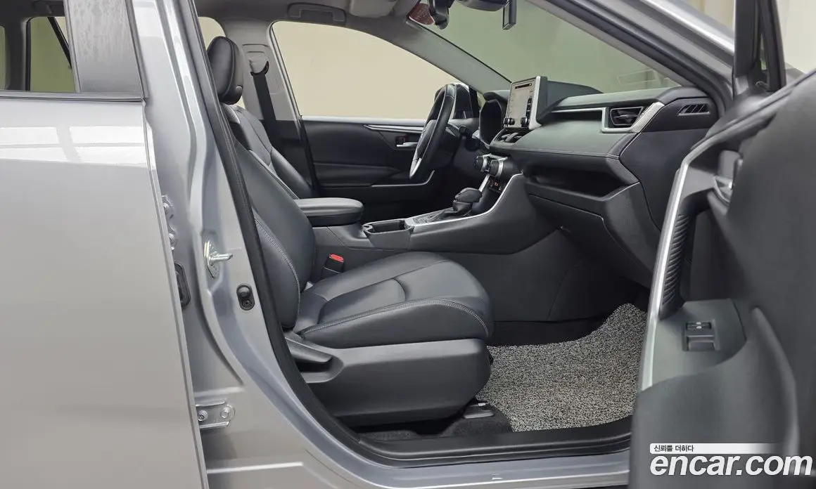 Toyota RAV4 2021 2.5 АКПП, фото 15 Toyota RAV4 2021 2.5 АКПП, фото 15