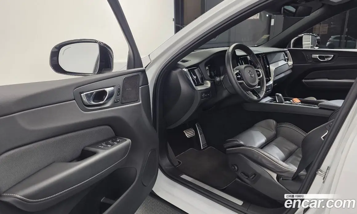 Volvo XC60 2021 2.0 АКПП, фото 13