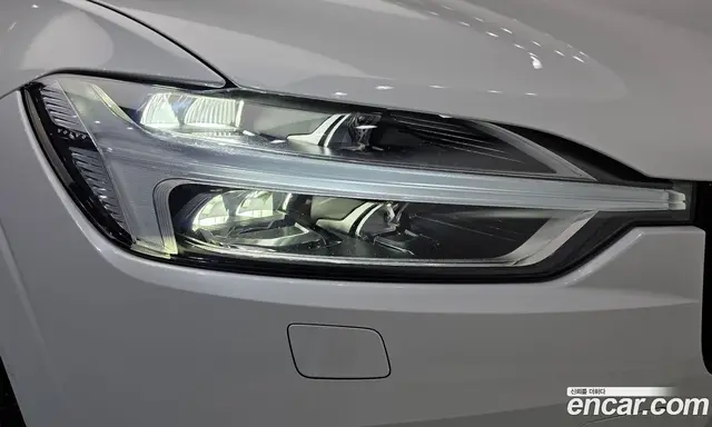 Volvo XC60 2021 2.0 АКПП, миниатюра 8