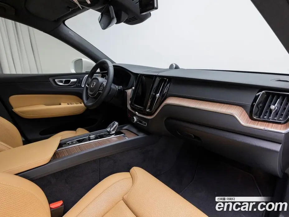 Volvo XC60 2023 2.0 АКПП, фото 13