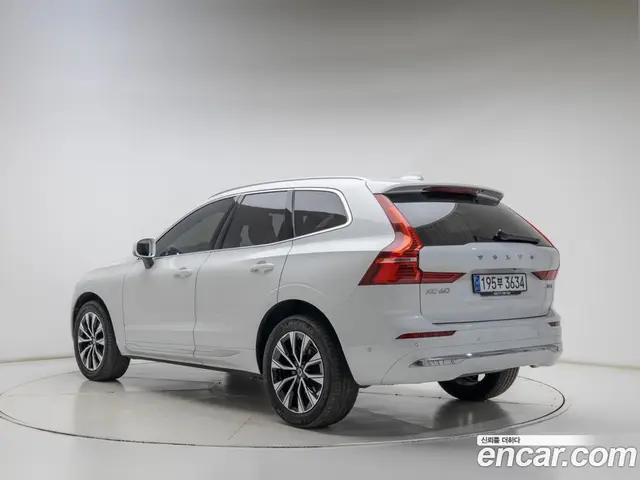 Volvo XC60 2023 2.0 АКПП, миниатюра 4