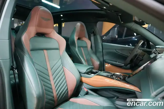 Aston Martin DBX 2024 4.0 АКПП, миниатюра 12